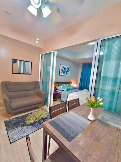 1 Bedroom Affordable Azure Staycation Near Naia มะนิลา ภายนอก รูปภาพ