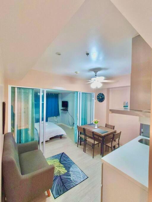 1 Bedroom Affordable Azure Staycation Near Naia มะนิลา ภายนอก รูปภาพ